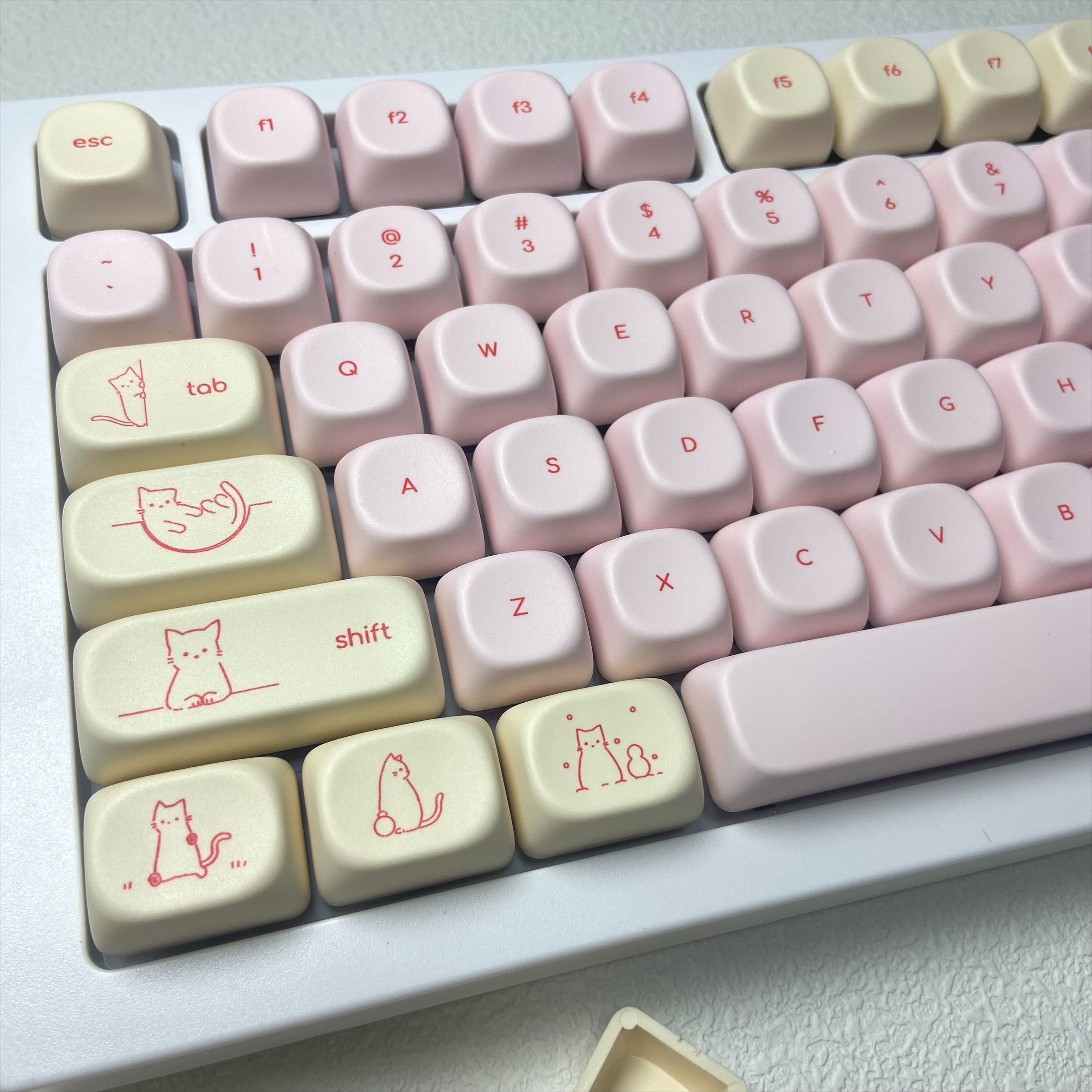 핑크 바쁜 고양이 미니멀리스트 작은 글꼴 사용자 정의  - Gaming Keyboard Mini 리뷰 및 가격